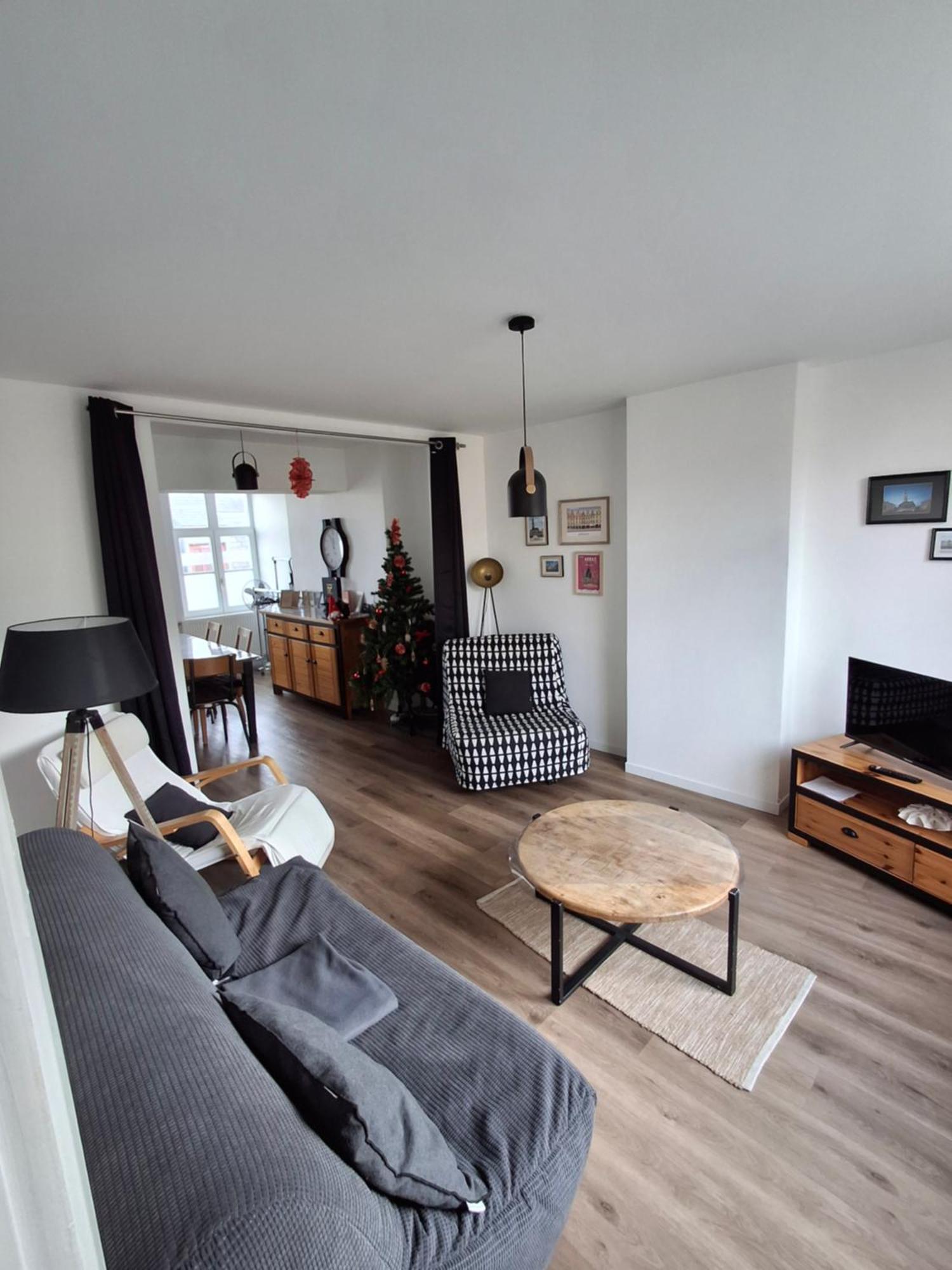 Entre Les Places Appartement *